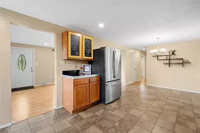 3190 Mayflower Dr, Pittsburgh, PA 15227 - Photo 6