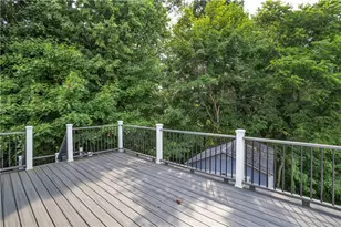 421 Rampart Blvd, Pittsburgh, PA 15068 - Photo 8