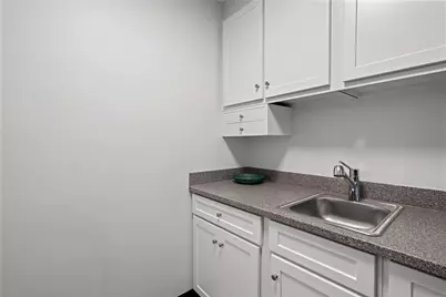 112 Washington Pl #4J, Downtown Pgh, PA 15219 - Photo 16