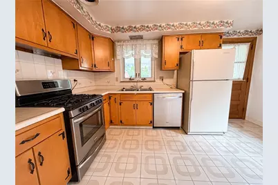 2218 Cypress Dr, White Oak, PA 15131 - Photo 10
