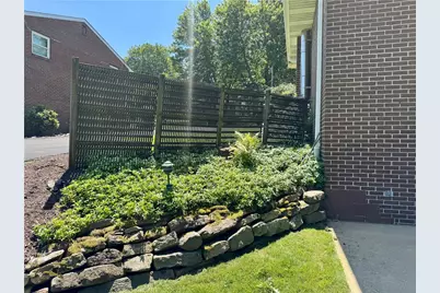 135 Hampton Ct, Twp of But SW, PA 16002 - Photo 32