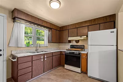4756 Woodhill Dr, Munhall, PA 15120 - Photo 10