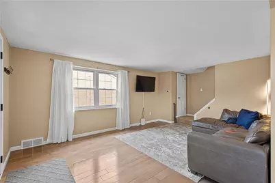 4756 Woodhill Dr, Munhall, PA 15120 - Photo 6