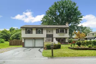 443 Deerfield Dr, Cranberry Township, PA 16066 - Photo 1