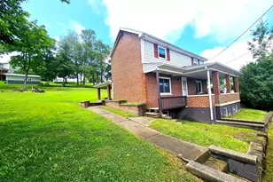 1546 North Ave, West Leechburg, PA 15656 - Photo 2