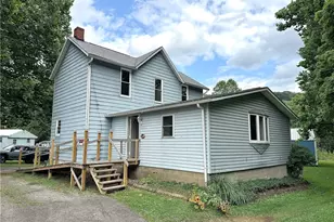 561 Chestnut Ridge Rd, Derry Township, PA 15650 - Photo 2