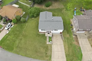 230 Arnold Dr, McKeesport, PA 15132 - Photo 4
