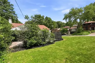 824 Foxland Dr, Pittsburgh, PA 15243 - Photo 36