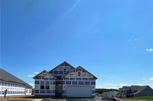 210 Muirfield Ct, Center Township, PA 16001 - Photo 2