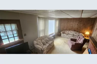 915 Border Avenue, Ellwood City, PA 16117 - Photo 14
