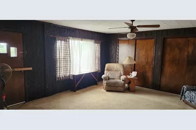 915 Border Avenue, Ellwood City, PA 16117 - Photo 10