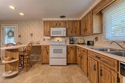 632 Pitcairn Avenue, Jeannette, PA 15644 - Photo 6