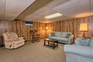 632 Pitcairn Ave, Jeannette, PA 15644 - Photo 20