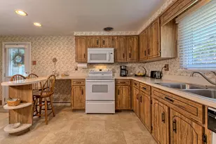 632 Pitcairn Ave, Jeannette, PA 15644 - Photo 6