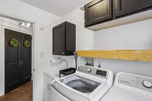 8042 Woodcreek Dr, Bridgeville, PA 15017 - Photo 18
