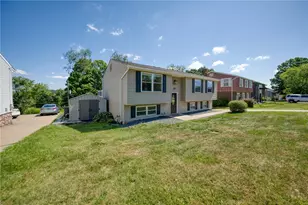 358 Toura Dr, Pittsburgh, PA 15236 - Photo 2