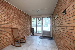 430 Sangree Rd, Ross Twp, PA 15237 - Photo 6