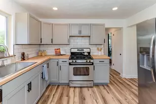 6340 Helen St, South Park, PA 15129 - Photo 10