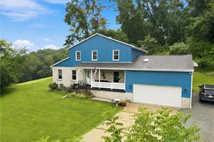 1109 S Grandview St, Youngwood, PA 15697 - Photo 2