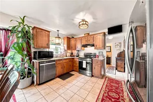 1109 S Grandview St, Youngwood, PA 15697 - Photo 8