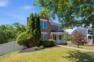 1007 Fieldstone Dr, Cecil, PA 15317 - Photo 2