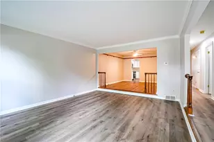 402 Royal Ct, Pittsburgh, PA 15234 - Photo 18