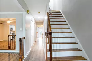 402 Royal Ct, Pittsburgh, PA 15234 - Photo 4