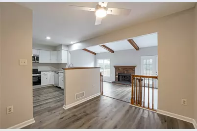402 Royal Ct, Pittsburgh, PA 15234 - Photo 8