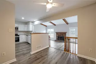 402 Royal Ct, Pittsburgh, PA 15234 - Photo 8