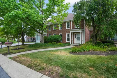 402 Royal Ct, Pittsburgh, PA 15234 - Photo 2