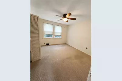 5713 Pocusset St, Pittsburgh, PA 15217 - Photo 8