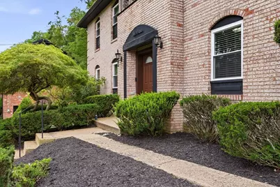 2006 Garrick Dr, Pittsburgh, PA 15235 - Photo 2