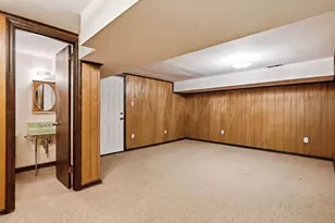 2006 Garrick Dr, Pittsburgh, PA 15235 - Photo 32