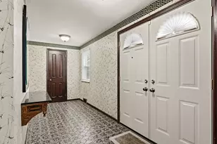 2006 Garrick Dr, Pittsburgh, PA 15235 - Photo 4
