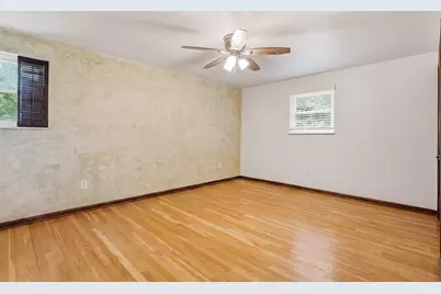 2006 Garrick Dr, Pittsburgh, PA 15235 - Photo 12
