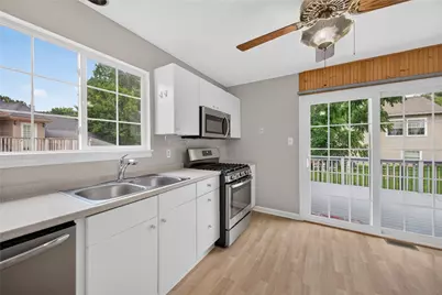 1431 Main Blvd, South Park, PA 15129 - Photo 8