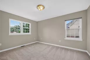 1431 Main Blvd, South Park, PA 15129 - Photo 12