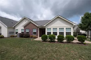 2202 Tudor Dr, Butler, PA 16001 - Photo 2