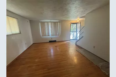 216 Shenandoah Dr, Pittsburgh, PA 15235 - Photo 2