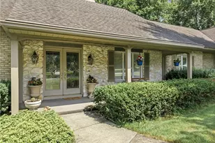 54 Oak Tree Ct, Shenango Township, PA 16159 - Photo 2