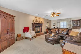 106 Rosewood Dr, Center Township, PA 15001 - Photo 8