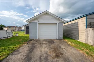 222 Spruce St, Mt Pleasant Boro, PA 15666 - Photo 6