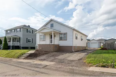222 Spruce St, Mt Pleasant Boro, PA 15666 - Photo 2