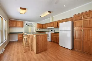 431 Illinois Ln, North Huntingdon, PA 15642 - Photo 10