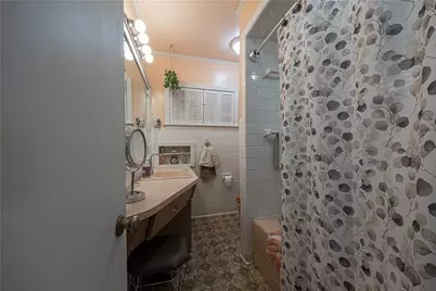 1465 Oakridge Dr, Harmony Township, PA 15003 - Photo 16