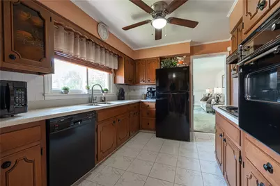 1465 Oakridge Dr, Harmony Township, PA 15003 - Photo 8