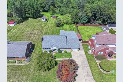 1465 Oakridge Dr, Harmony Township, PA 15003 - Photo 2