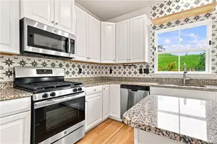 7645 Dominick Dr, North Huntingdon, PA 15642 - Photo 4
