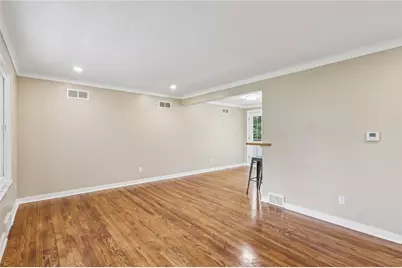 5208 Woodland Dr, West Mifflin, PA 15122 - Photo 6