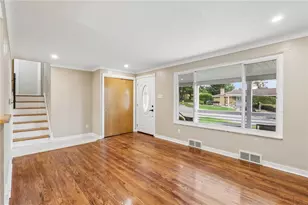 5208 Woodland Dr, West Mifflin, PA 15122 - Photo 8